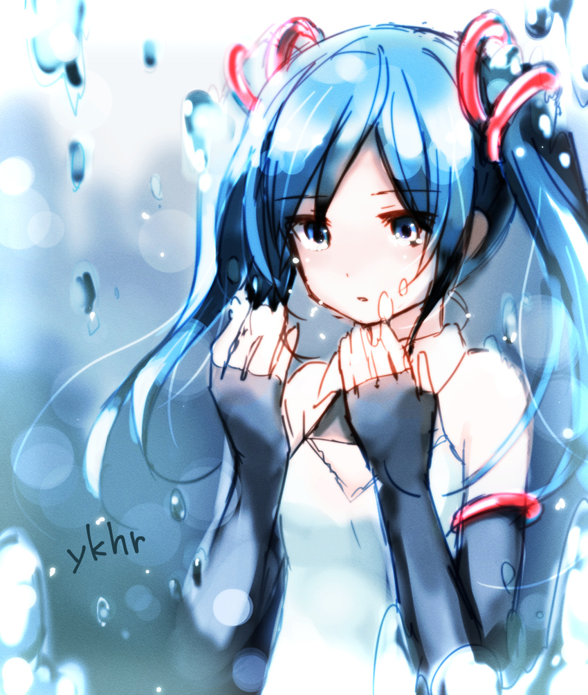 aqua_eyes aqua_hair cleavage_cutout dress elbow_gloves fingerless_gloves gloves hair_ornament hatsune_miku highres long_hair looking_at_hands open_mouth solo strapless strapless_dress twintails vocaloid water water_drop yukiharu_(hujo-112)