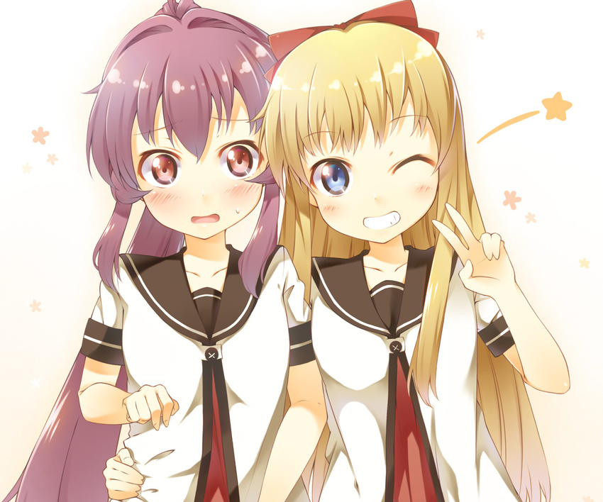 2girls blonde_hair blue_eyes cropped ichi_makoto long_hair ponytail purple_hair red_eyes seifuku sugiura_ayano toshinou_kyouko wink yuru_yuri