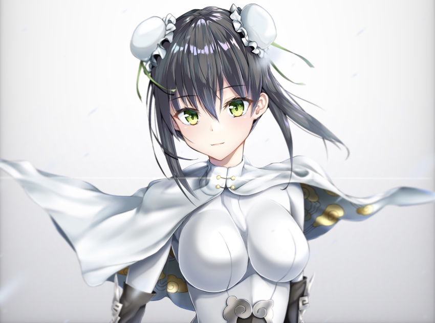 1girl bangs black_hair blurry bodysuit breasts capelet chinese_clothes double_bun elbow_gloves eyebrows_visible_through_hair fate/grand_order fate_(series) gloves green_eyes hair_between_eyes high_collar highres looking_at_viewer medium_breasts momonoko_noko qin_liangyu_(fate) sidelocks simple_background smile solo upper_body white_capelet
