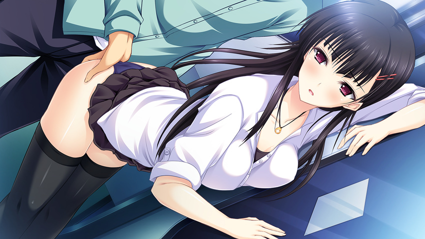 amano_misa ass_grab black_hair blush game_cg hoka_no_onna_no_ko_to_h_wo_shiteiru_ore_wo_mite_koufun_suru_kanojo long_hair panties red_eyes skirt thighhighs underwear yuuki_rika