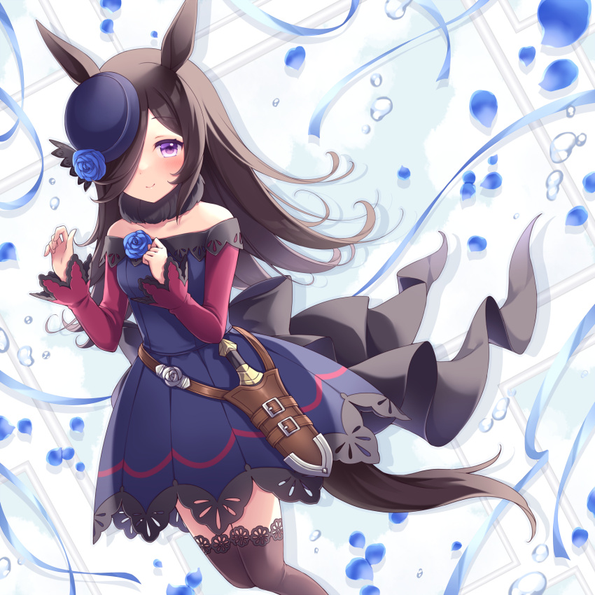 1girl back_bow bare_shoulders black_thighhighs blue_dress blue_flower blue_headwear blue_rose bow brown_hair closed_mouth dagger dress dress_bow feet_out_of_frame flower fur_collar hair_over_one_eye hand_up hat hat_flower hat_over_one_eye highres horse_girl knife long_hair looking_at_viewer off-shoulder_dress off_shoulder purple_eyes raglan_sleeves red_sleeves rice_shower_(umamusume) rose sanotsuki scabbard sheath sheathed short_dress smile solo thighhighs tilted_headwear two-tone_dress umamusume weapon zettai_ryouiki