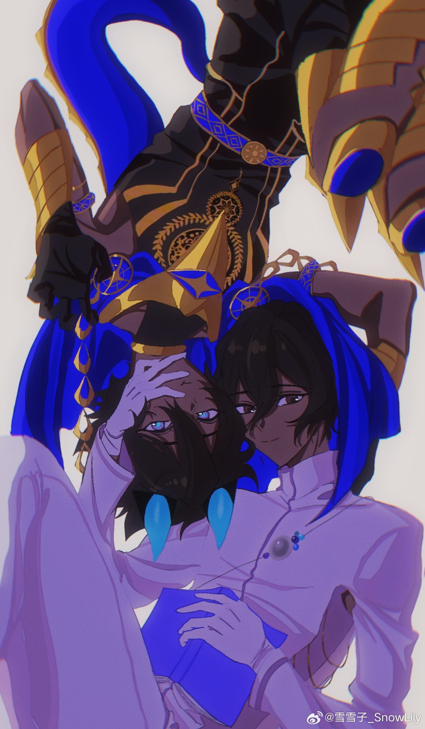 2boys :t arjuna_(fate) arjuna_alter_(fate) armor artist_name belt black_gloves black_pants black_shirt blue_belt blue_cape blue_eyes blue_horns book brown_eyes cape chinese_commentary closed_mouth commentary_request dark-skinned_male dark_skin fate/grand_order fate_(series) gloves gold_armor hair_between_eyes hand_on_another's_cheek hand_on_another's_face high_collar highres holding holding_book horns long_sleeves looking_at_viewer male_focus multicolored_eyes multiple_boys open_book pants pout purple_eyes shirt simple_background smile tail upside-down vambraces watermark weibo_logo weibo_username white_background white_gloves white_pants white_shirt xue_xuezi_snowlily