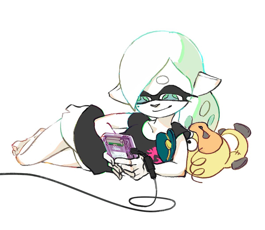 1girl casual character_doll commentary_request denchinamazu game_boy green_eyes hair_down handheld_game_console hotaru_(splatoon) inoue_seita link_cable lying official_art on_side playing_games pointy_ears pokemon shirt shorts simple_background smile splatoon_(series) splatoon_1 t-shirt tentacle_hair white_background