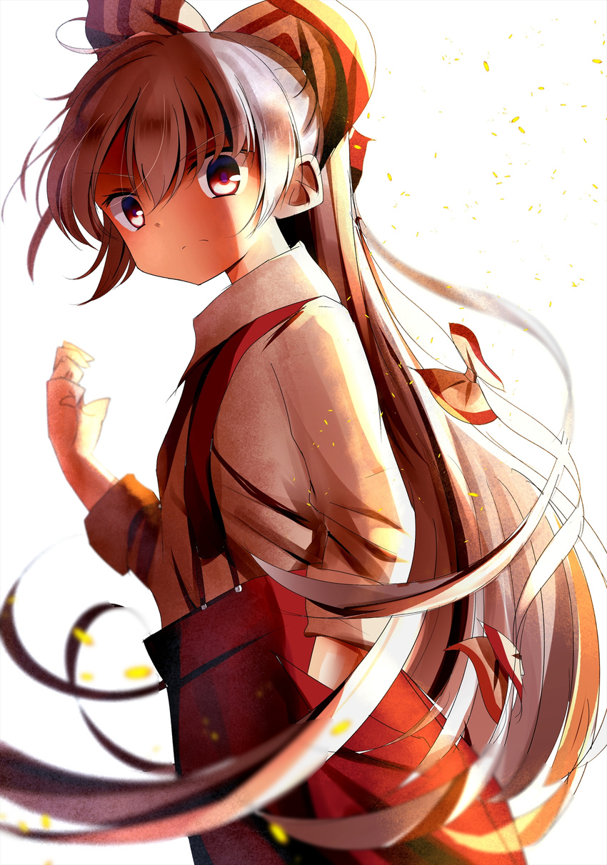 blurry bow depth_of_field fujiwara_no_mokou hair_bow hair_ribbon highres indo_(mdtanaka2007) long_hair looking_at_viewer pants red_eyes ribbon shirt silver_hair solo suspenders touhou tress_ribbon very_long_hair