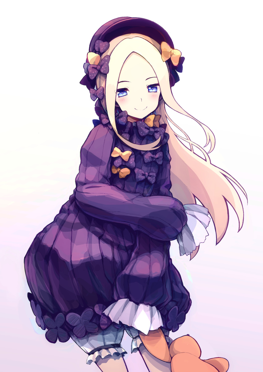 1girl abigail_williams_(fate/grand_order) bangs black_bow black_dress black_hat blonde_hair blue_eyes blush bow commentary_request dress fate/grand_order fate_(series) feet_out_of_frame hair_bow hat highres long_hair long_sleeves looking_at_viewer orange_bow parted_bangs polka_dot polka_dot_bow purple_dress purple_hat sleeves_past_wrists smile solo standing stuffed_animal stuffed_toy teddy_bear tranquillianusmajor