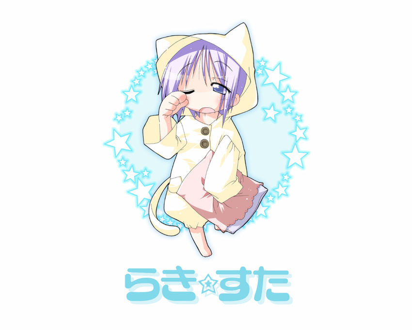 animal_ears chibi hiiragi_tsukasa lucky_star pajamas pillow sleepy solo wallpaper yoshimizu_kagami