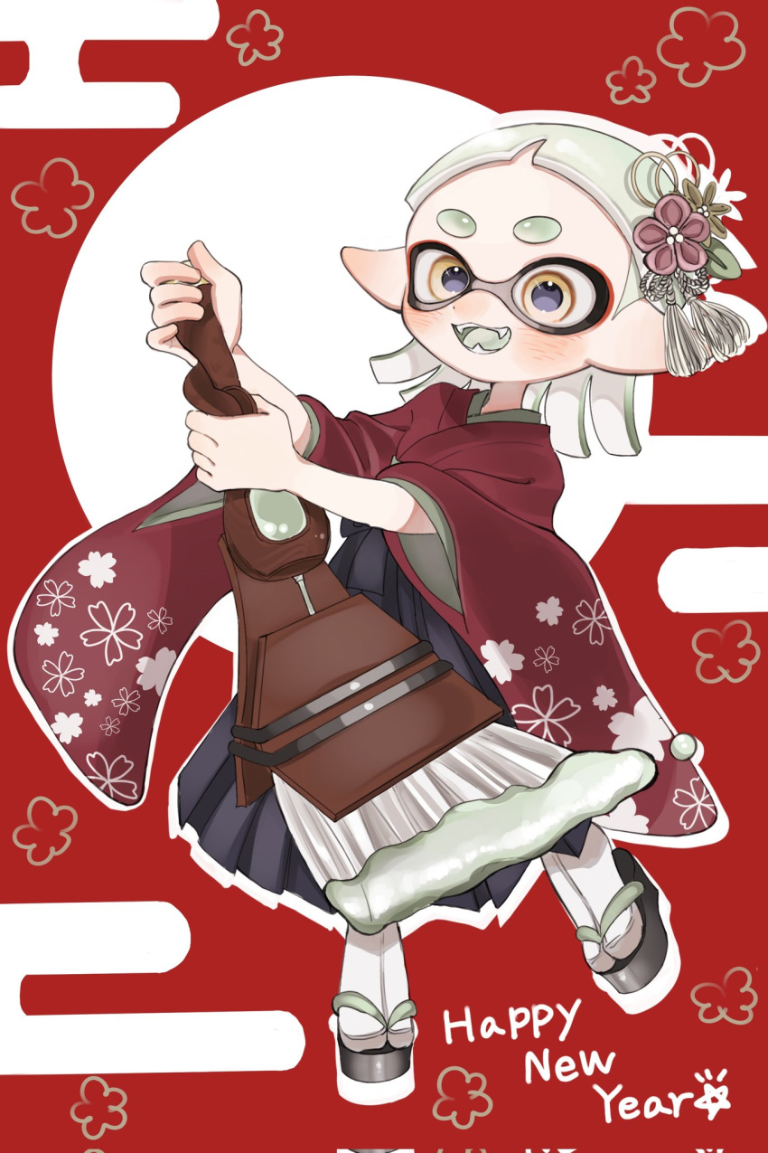 1girl commentary_request egasumi flower full_body green_hair hair_flower hair_ornament happy_new_year highres holding holding_weapon inkling inkling_girl inkling_player_character japanese_clothes kimono lemo_(lemo_4) medium_hair octobrush_(splatoon) okobo open_mouth red_background sandals smile solo splatoon_(series) splatoon_3 teeth tentacle_hair thick_eyebrows weapon wide_sleeves yellow_eyes