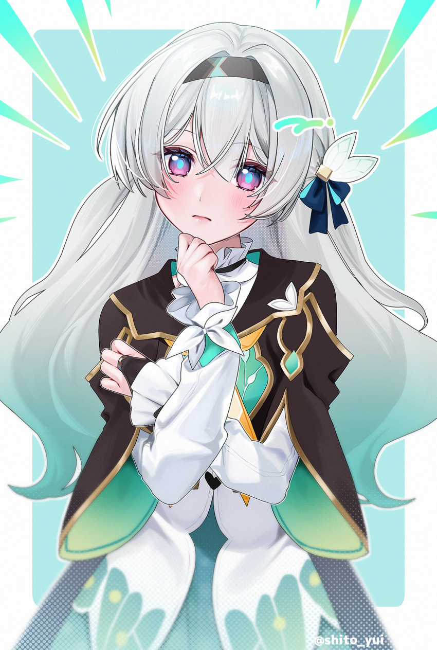 1girl aqua_hair blue_bow blush bow bridal_gauntlets commentary_request firefly_(honkai:_star_rail) gradient_hair grey_hair grey_hairband hair_bow hairband hand_up head_tilt highres honkai:_star_rail honkai_(series) jacket long_hair long_sleeves looking_at_viewer multicolored_hair partial_commentary purple_eyes solo upper_body very_long_hair white_jacket yuuyu_(moco20111115)