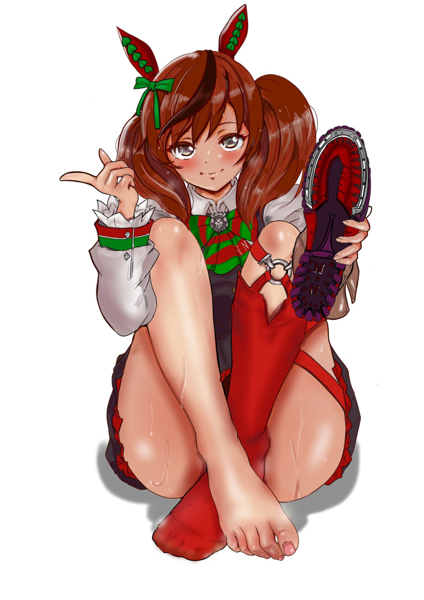 1girl animal_ears barefoot bow bowtie brown_eyes closed_mouth commentary_request do-luck dress ear_covers feet green_bow highres holding_shoe horse_ears horse_girl horse_tail horseshoe knees_up medium_hair nice_nature_(umamusume) o-ring o-ring_thigh_strap pinafore_dress pointing puffy_sleeves red_bow red_hair simple_background single_thighhigh sleeveless sleeveless_dress smile solo striped_bow striped_bowtie striped_clothes sweat tail thigh_strap thighhighs toenails toes twintails umamusume white_background