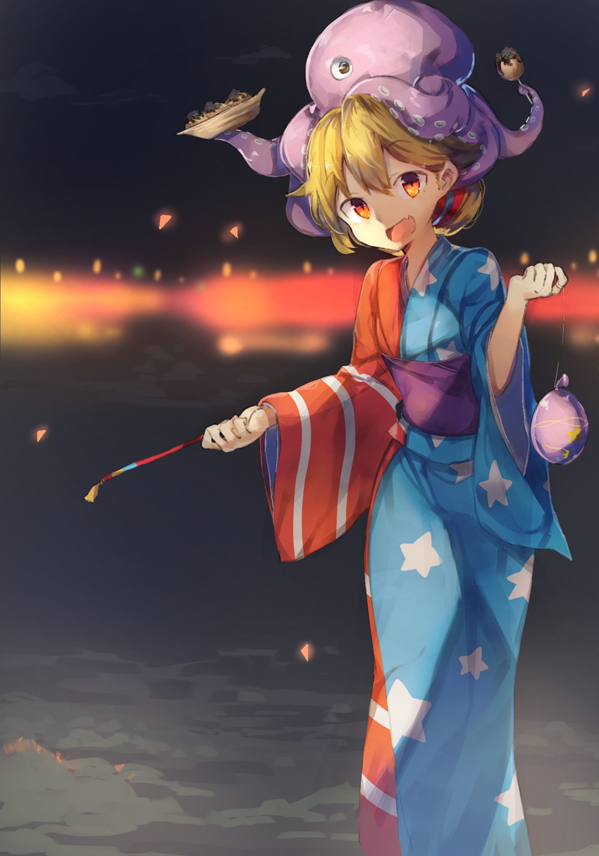 adapted_costume american_flag animal animal_on_head bad_id bad_twitter_id blonde_hair clownpiece commentary fang food gensou_ningyou_enbu head_tilt highres holding japanese_clothes kasuka_(kusuki) kimono long_sleeves looking_at_viewer night obi octopus on_head open_mouth orange_eyes outdoors sash smile solo standing star striped takoyaki touhou water_balloon wide_sleeves wrist_extended yukata