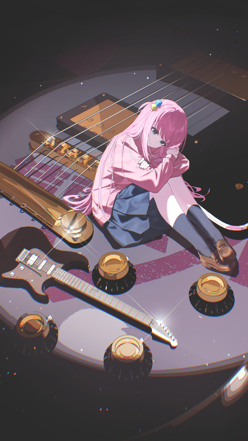 1girl absurdres black_skirt black_socks bocchi_the_rock! brown_shoes chiyo_akira cube_hair_ornament electric_guitar gibson_les_paul gotoh_hitori guitar hair_ornament highres instrument jacket one_side_up pink_hair pink_jacket shoes sitting skirt socks solo spotlight track_jacket