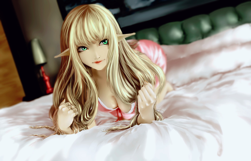 all_fours barefoot bed blonde_hair breasts dutch_angle elezen elf final_fantasy final_fantasy_xiv green_eyes hanging_breasts highres indoors lamp lips long_hair looking_to_the_side photo_background pointy_ears rexsoundhorizon smile solo