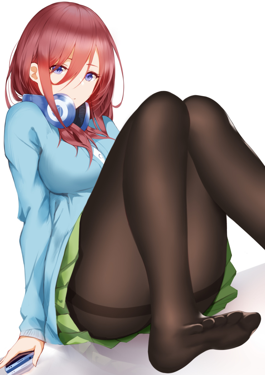 1girl absurdres ass bangs blue_cardigan blue_eyes breasts brown_legwear buttons cellphone closed_mouth convenient_leg feet go-toubun_no_hanayome green_skirt hair_between_eyes headphones headphones_around_neck higandgk highres holding holding_phone knees_up large_breasts long_hair long_sleeves looking_at_viewer miniskirt nakano_miku no_shoes pantyhose phone pleated_skirt red_hair shadow sidelocks simple_background sitting skirt sleeves_past_wrists smile solo thighband_pantyhose white_background