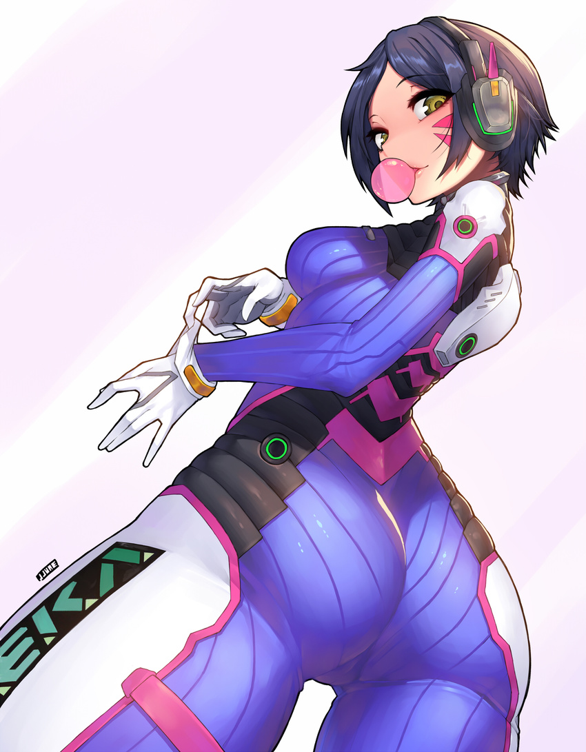 1girl ass bangs black_hair bodysuit breasts bubblegum cosplay d.va_overwatch d.va_overwatch_cosplay gloves hayami_kanade headphones highres idolmaster idolmaster_cinderella_girls jjune looking_at_viewer overwatch parted_bangs pilot_suit short_hair simple_background solo whisker_markings yellow_eyes