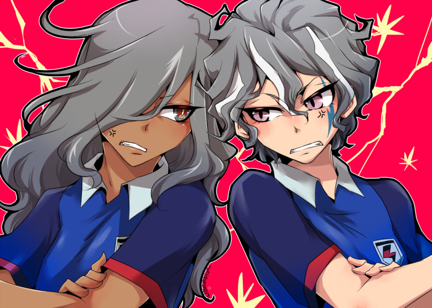 2boys anger_vein angry awom crossed_arms grey_hair hair_over_one_eye haizaki_ryouhei inazuma_eleven_(series) inazuma_eleven_ares_no_tenbin kira_hiroto long_hair looking_at_another male_focus multiple_boys purple_eyes red_eyes soccer_uniform sportswear