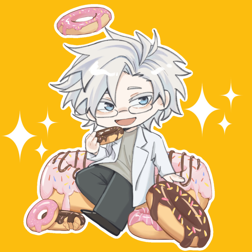 1boy black_pants blue_eyes chibi chinese_commentary commentary_request doughnut_halo eyelashes food food_halo glasses grey_shirt halo highres holding holding_doughnut holding_food kanou_aogu lab_coat long_sleeves male_focus open_mouth outline pants qi_xuan_(qixuan149) saibou_shinkyoku shirt short_hair simple_background sitting smile solo sparkle white_hair white_outline yellow_background