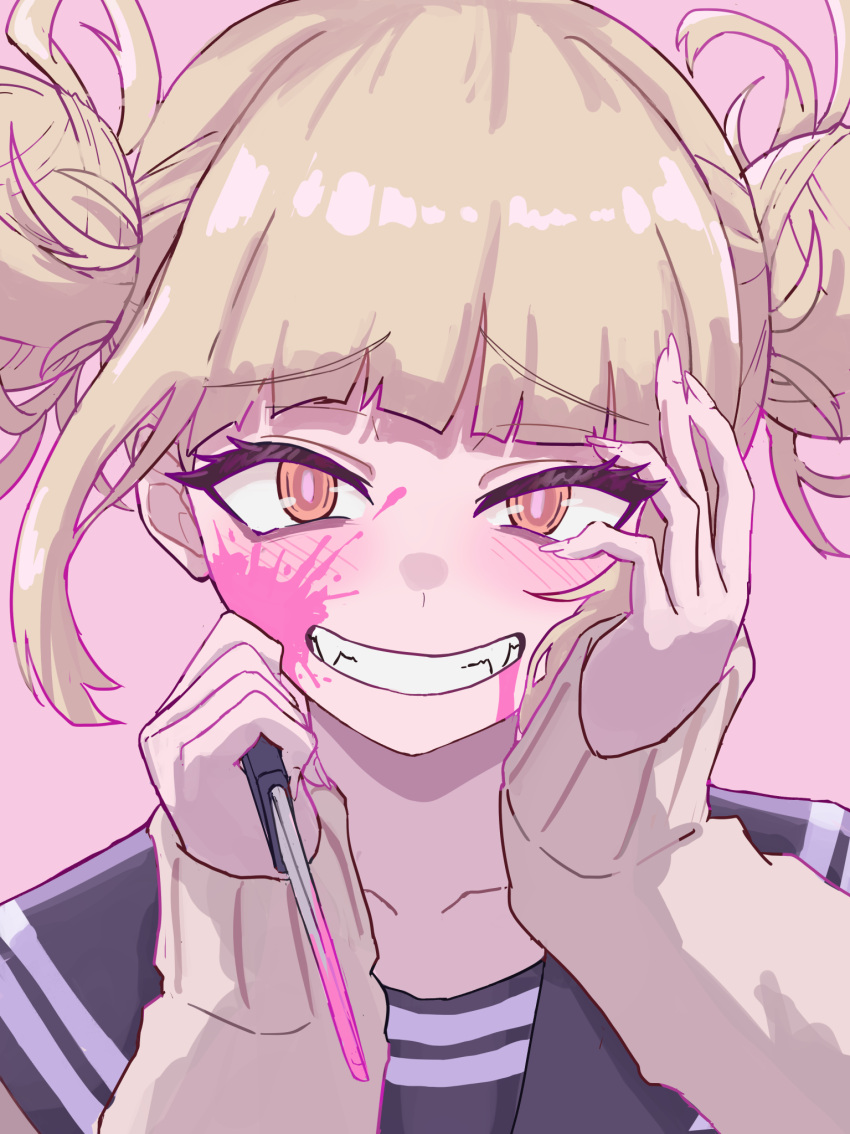 1girl black_sailor_collar blonde_hair blood blood_on_face blunt_bangs blush boku_no_hero_academia clip_studio_paint_(medium) close-up crazy_grin crazy_smile double_bun fingernails hair_bun hand_on_own_cheek hand_on_own_face hands_up highres holding holding_knife knife looking_at_viewer making-of_available messy_hair orange_eyes pink_background pink_blood pink_pupils portrait ryoha_kosako sailor_collar short_hair simple_background sleeves_past_wrists smile solo sweater toga_himiko video_thumbnail yellow_sweater