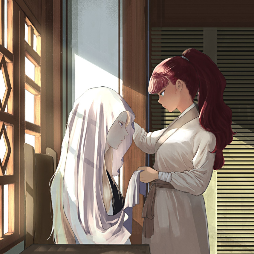 1boy 1girl blonde_hair blunt_bangs chair chinese_clothes commentary_request from_side hand_up hanfu highres holding holding_towel indoors juuni_kokuki keiki_(juuni_kokuki) long_sleeves looking_at_another nakajima_youko ponytail profile puffy_long_sleeves puffy_sleeves red_hair robe sitting srtk3 sunlight towel towel_on_head white_robe window