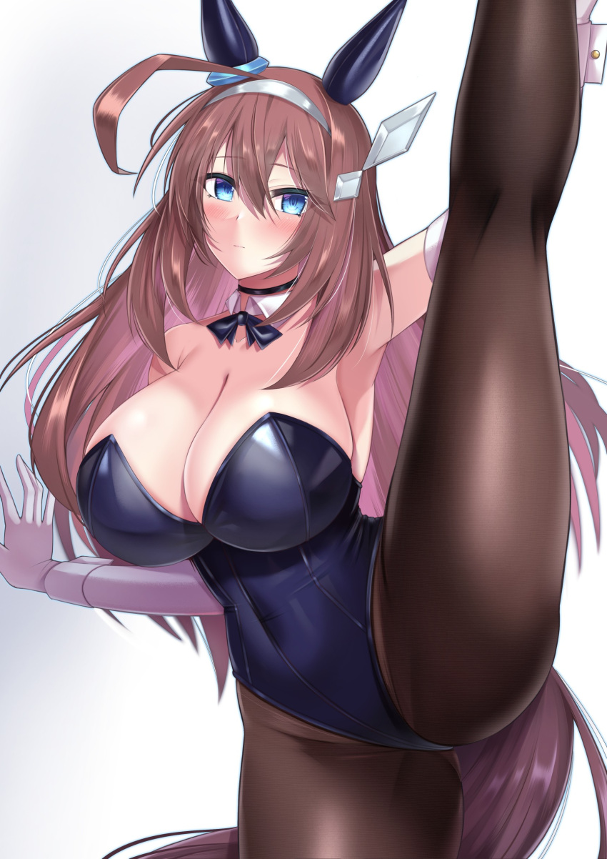 1girl absurdres ahoge animal_ears bare_shoulders black_leotard black_pantyhose blue_eyes blush breasts brown_hair cela_f cleavage closed_mouth commentary_request detached_collar ear_ornament elbow_gloves gloves hair_ornament hairclip highleg highleg_leotard highres horse_ears horse_girl horse_tail kneepits large_breasts leotard long_hair mihono_bourbon_(umamusume) nontraditional_playboy_bunny pantyhose silver_hairband simple_background solo split standing standing_on_one_leg standing_split strapless strapless_leotard tail umamusume very_long_hair white_background white_gloves