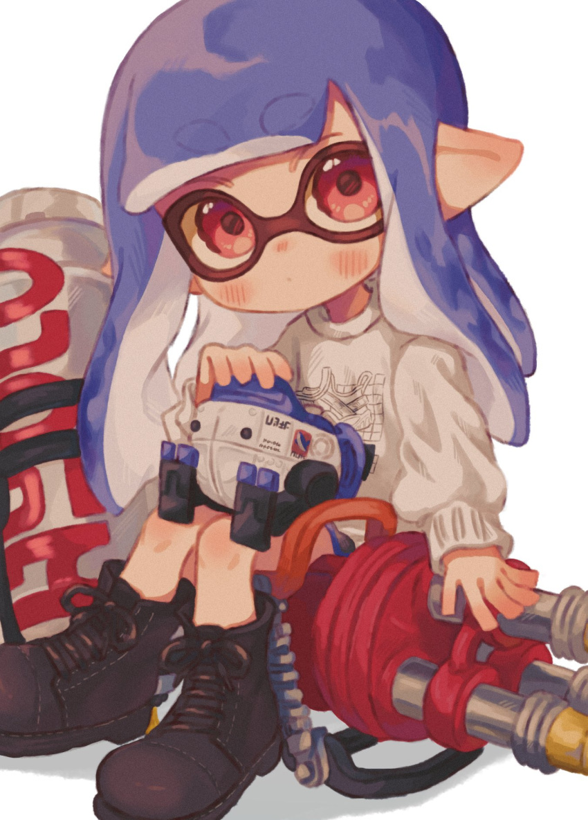 1girl autobomb_(splatoon) black_footwear blue_hair boots closed_mouth commentary_request cross-laced_footwear eyebrows_hidden_by_hair full_body highres hydra_splatling_(splatoon) inkling inkling_girl inkling_player_character long_hair looking_at_viewer ochocho2828 pointy_ears print_sweater red_eyes simple_background sitting solo splatoon_(series) splatoon_3 sweater tentacle_hair thick_eyebrows white_background white_sweater