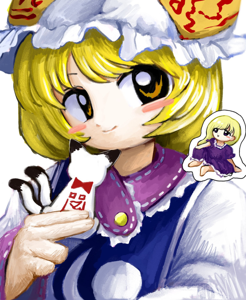 2girls barefoot blonde_hair blue_tabard blush_stickers chibi chibi_inset chibi_on_shoulder closed_mouth dress frilled_dress frills hat highres holding long_hair looking_at_viewer mob_cap multiple_girls puffy_short_sleeves puffy_sleeves purple_dress shikigami short_sleeves smile tabard touhou upper_body white_background white_dress white_headwear yakumo_ran yakumo_yukari yakumora_n yellow_eyes zun_(style)