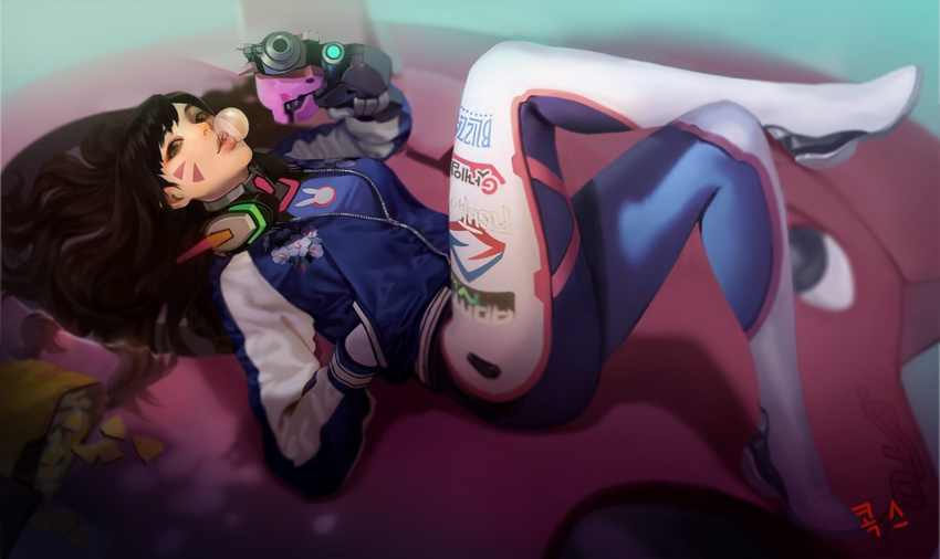 acronym animal_print artist_name artstation_sample bangs blue_jacket bodysuit boots breasts brown_eyes brown_hair bubble_blowing bunny_print character_name chewing_gum chips crossed_legs d.va_(overwatch) doritos emblem eyeliner facepaint facial_mark floral_print food gloves gun hand_in_pocket hand_up handgun headphones headphones_around_neck holding holding_gun holding_weapon image_sample jacket kogseu letterman_jacket lips logo long_hair long_sleeves lying makeup mecha medium_breasts meka_(overwatch) nose on_back overwatch parted_lips pilot_suit pink_lips pointing pointing_at_viewer ribbed_bodysuit skin_tight solo thigh_boots thigh_strap thighhighs turtleneck weapon whisker_markings white_footwear white_gloves zipper