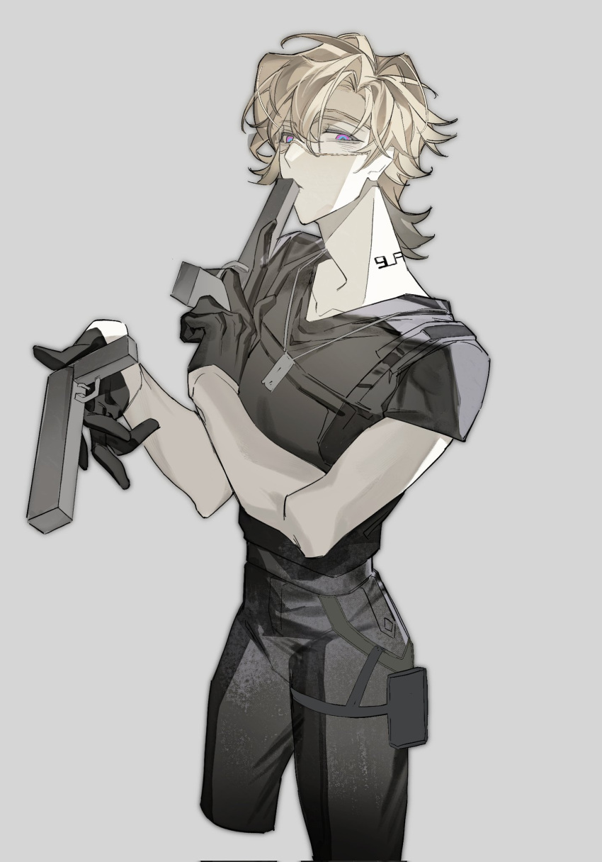 1boy aventurine_(honkai:_star_rail) black_gloves black_shirt blonde_hair dog_tags gloves gun hair_between_eyes highres holding holding_gun holding_weapon honkai:_star_rail honkai_(series) jewelry male_focus mari49762704 neck_tattoo necklace official_alternate_costume purple_eyes shirt short_hair solo t-shirt tattoo upper_body weapon