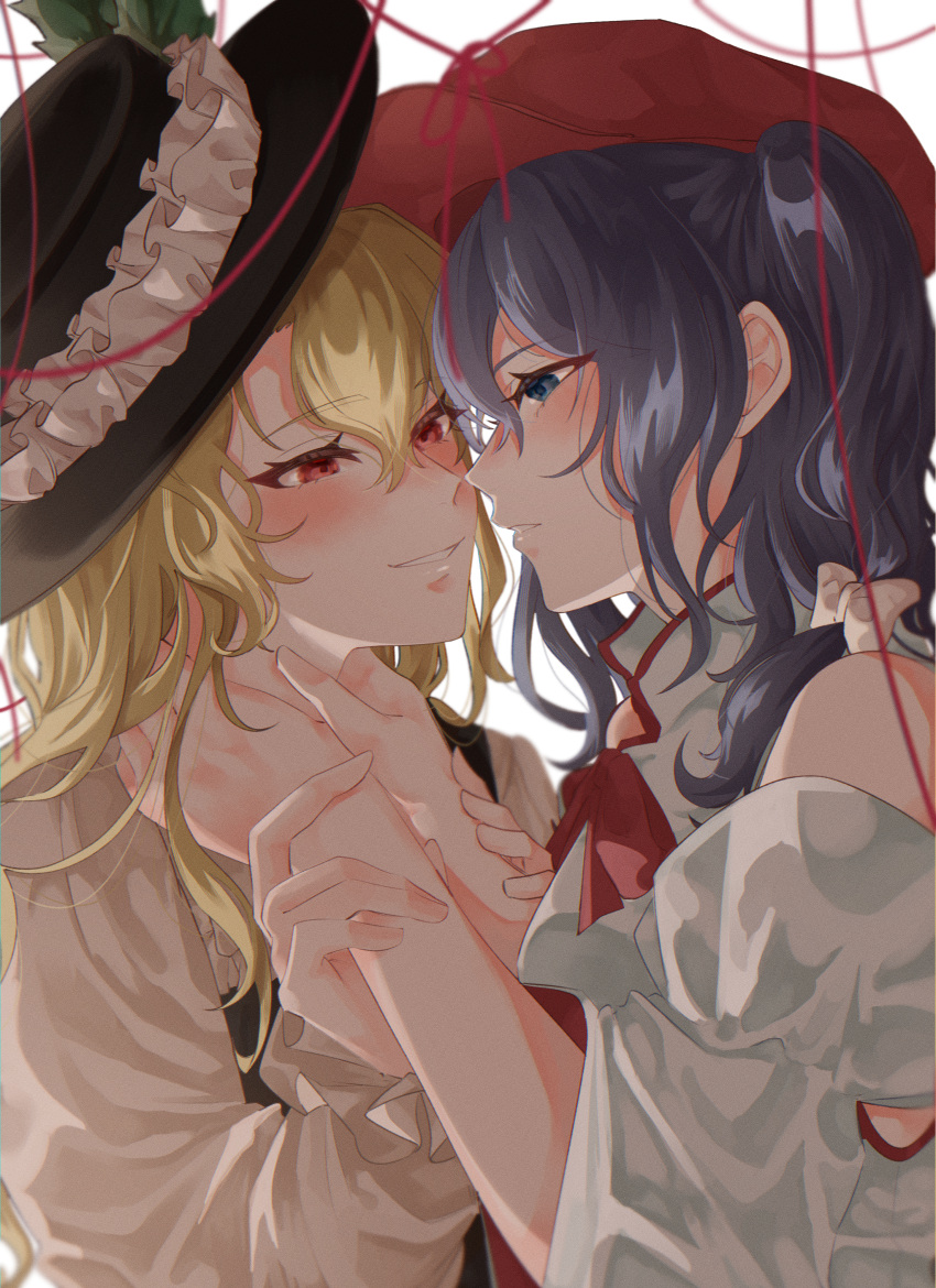 2girls absurdres bare_shoulders black_hat blonde_hair blue_eyes commentary_request detached_sleeves eye_contact face-to-face hair_between_eyes hand_on_another's_neck hat highres holding_another's_wrist jacket_girl_(dipp) label_girl_(dipp) long_hair long_sleeves looking_at_another multiple_girls one_side_up parted_lips purple_hair red_eyes red_hat string string_of_fate touhou upper_body yoshino_(q_sci) yuri