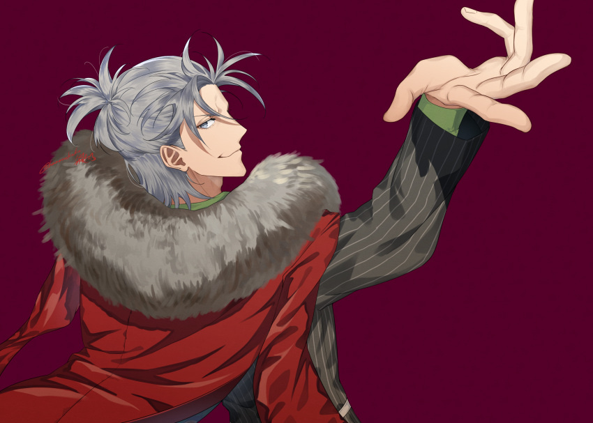 1boy absurdres clothes_over_shoulder fate/grand_order fate_(series) fur-trimmed_jacket fur_trim grey_eyes grey_hair half_updo hamanekoko highres jacket jacket_on_shoulders male_focus purple_background simple_background smile striped_clothes striped_jacket striped_suit suit takeda_shingen_(fate) unworn_jacket vertical-striped_clothes