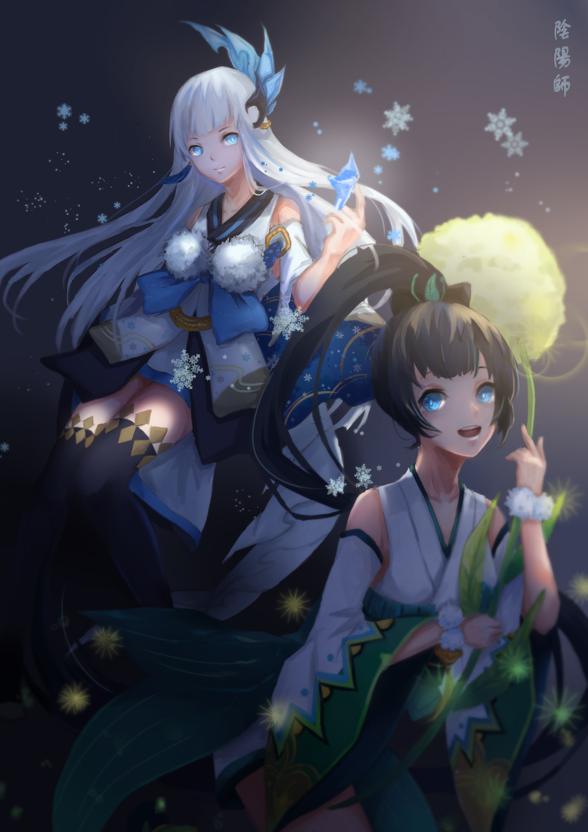 absurdres black_hair blue_eyes hair_ornament highres hua_shi_mang ice japanese_clothes kimono long_hair looking_at_viewer multiple_girls onmyoji open_mouth ponytail sash smile thighhighs very_long_hair white_hair ying_grass yuki_onna yuki_onna_(onmyoji)