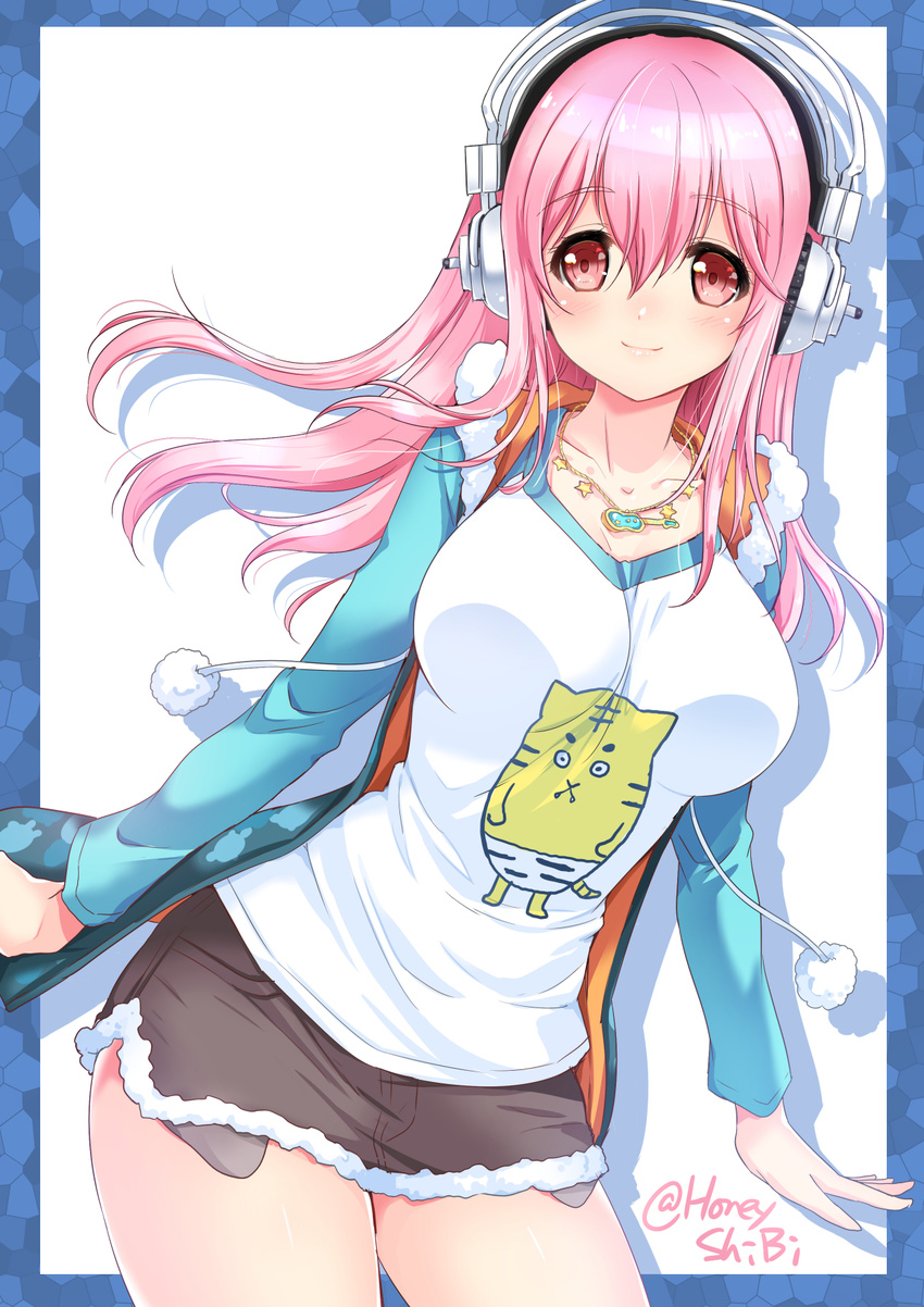 blush breasts camouflage_hoodie commentary_request guitar_necklace headphones highres hood hoodie jewelry large_breasts long_hair looking_at_viewer necklace nitroplus open_clothes open_hoodie pink_hair pom_pom_(clothes) raglan_sleeves red_eyes shibi sleeveless sleeveless_hoodie smile solo star star_necklace super_sonico twitter_username