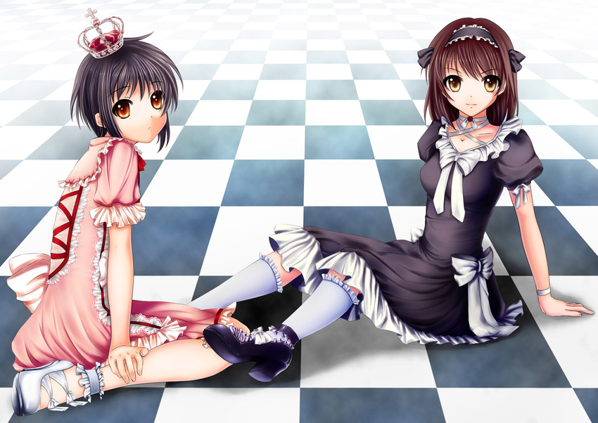 bad_id bad_pixiv_id checkered crown dress kneehighs lolita_fashion multiple_girls nagato_yuki prinz_luzifer sitting socks suzumiya_haruhi suzumiya_haruhi_no_yuuutsu