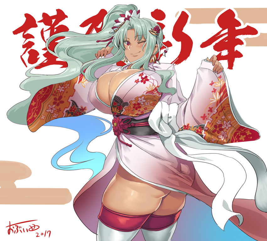 2017 ass breasts cleavage cowboy_shot daniella_(sennen_sensou_aigis) dark_skin dated green_hair high_ponytail huge_breasts japanese_clothes kimono long_hair long_sleeves looking_at_viewer obi obiage obidome obijime obui one_eye_closed ponytail red_eyes sash sennen_sensou_aigis skindentation smile solo thick_thighs thighhighs thighs translation_request twisted_torso wide_sleeves