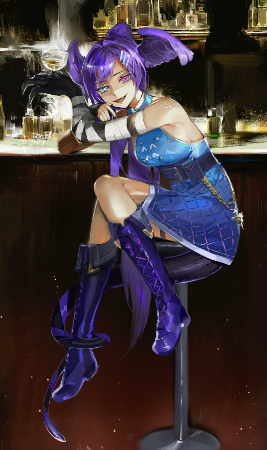 1girl aiguillette alcohol bandaged_arm bandages bar_(place) bar_stool bare_shoulders belt belt_pouch black_skin blue_dress blue_eyes boots colored_skin cross-laced_footwear crossed_legs cup dragon_tail dress drinking_glass elbow_rest fangs feathered_wings from_side full_body glint gradient_skin hair_intakes hair_ornament hairclip head_wings heiouou_wg heterochromia high_ponytail highres holding holding_cup indoors knee_boots leaning_to_the_side long_hair looking_at_viewer multicolored_skin nijisanji nijisanji_en open_mouth pink_eyes pouch purple_footwear purple_hair selen_tatsuki selen_tatsuki_(2nd_costume) sitting sleeveless sleeveless_dress smile solo stool tail tail_around_own_leg tail_wrap thigh_strap two-tone_skin virtual_youtuber wings