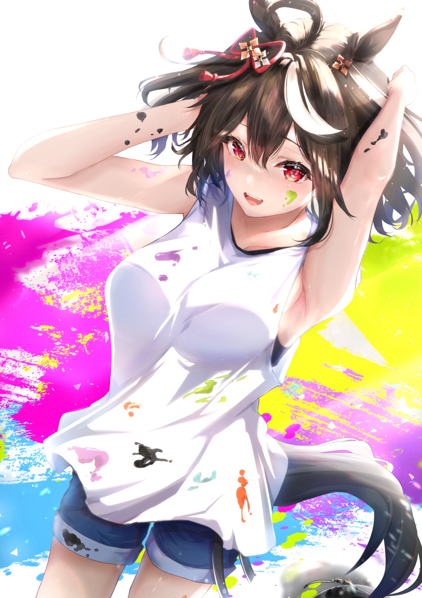 1girl absurdres ahoge animal_ears armpits blue_shorts breasts commentary_request hair_between_eyes highres horse_ears horse_girl horse_tail kitasan_black_(umamusume) looking_at_viewer medium_breasts multicolored_hair open_mouth red_eyes short_hair short_sleeves shorts smile streaked_hair tail teeth umamusume upper_teeth_only white_hair yuki_haru