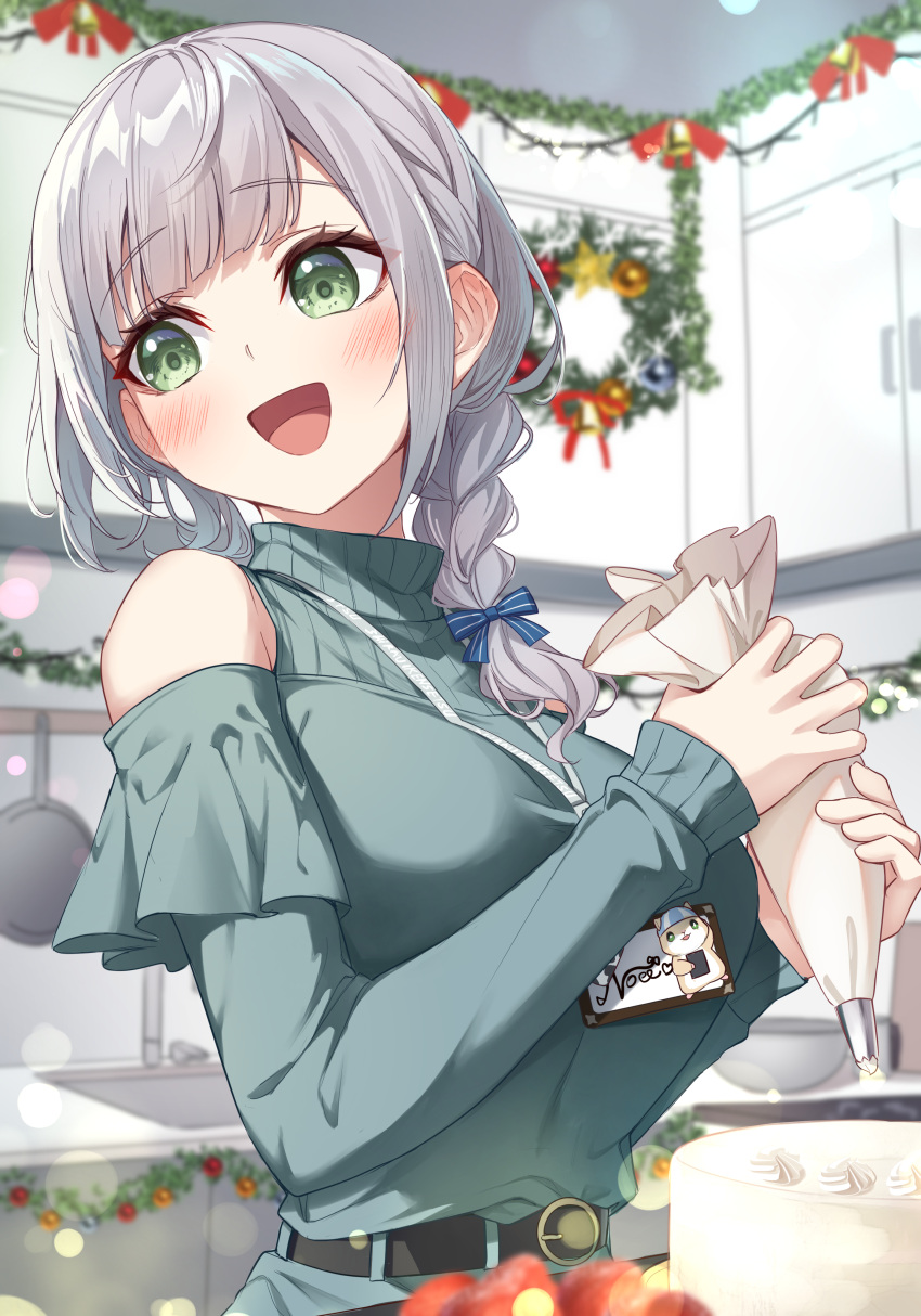 1girl absurdres alternate_costume belt black_belt blurry blurry_background blush bokeh braid breasts cake christmas christmas_wreath commentary depth_of_field food green_eyes green_shirt grey_hair hair_over_shoulder highres holding hololive indoors kitchen lanyard large_breasts long_sleeves medium_hair open_mouth pastry_bag shirogane_noel shirt side_braid single_braid smile solo tang-du turtleneck upper_body virtual_youtuber wreath