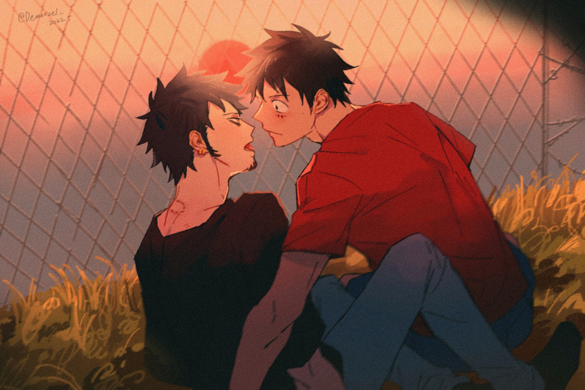 2boys arm_support bite_mark black_hair black_shirt blue_pants blush chain-link_fence commentary_request demorzel earrings facial_hair fence goatee highres imminent_kiss jewelry looking_at_another male_focus monkey_d._luffy multiple_boys one_piece open_mouth outdoors pants red_shirt scar scar_on_face shirt short_hair short_sleeves sitting tongue trafalgar_law yaoi yellow_eyes