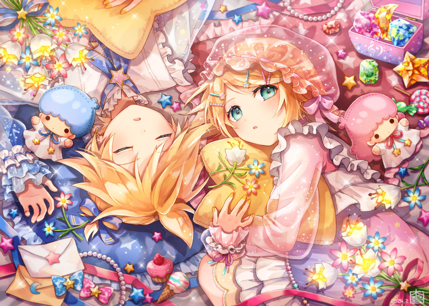 1boy 1girl aqua_eyes bass_clef bead_necklace beads bed_sheet blonde_hair blue_bow blue_bowtie blue_flower blue_gemstone blue_ribbon bouquet bow bowtie box cameo candy character_doll commentary crescent cupcake dress facing_viewer flower food frilled_dress frilled_shirt_collar frills gem glowing_flower green_gemstone hair_bow hair_ornament hairclip hana_(mew) hat highres hugging_object ice_cream jewelry kagamine_len kagamine_rin kiki_(little_twin_stars) lala_(little_twin_stars) layered_sleeves letter little_twin_stars lollipop long_sleeves looking_at_viewer lying mob_cap neck_ribbon necklace on_back on_bed on_side parted_lips pillow pink_bow pink_dress pink_flower pink_gemstone project_sekai red_bow red_bowtie red_gemstone ribbon ribbon-trimmed_headwear ribbon-trimmed_wrist_cuffs ribbon_trim sanrio see-through see-through_headwear see-through_sleeves short_hair sleeping sleepwear sparkle star_(symbol) star_hair_ornament stuffed_star swirl_lollipop toy treasure_chest treble_clef unworn_jewelry unworn_necklace upside-down vocaloid wrist_cuffs yellow_gemstone