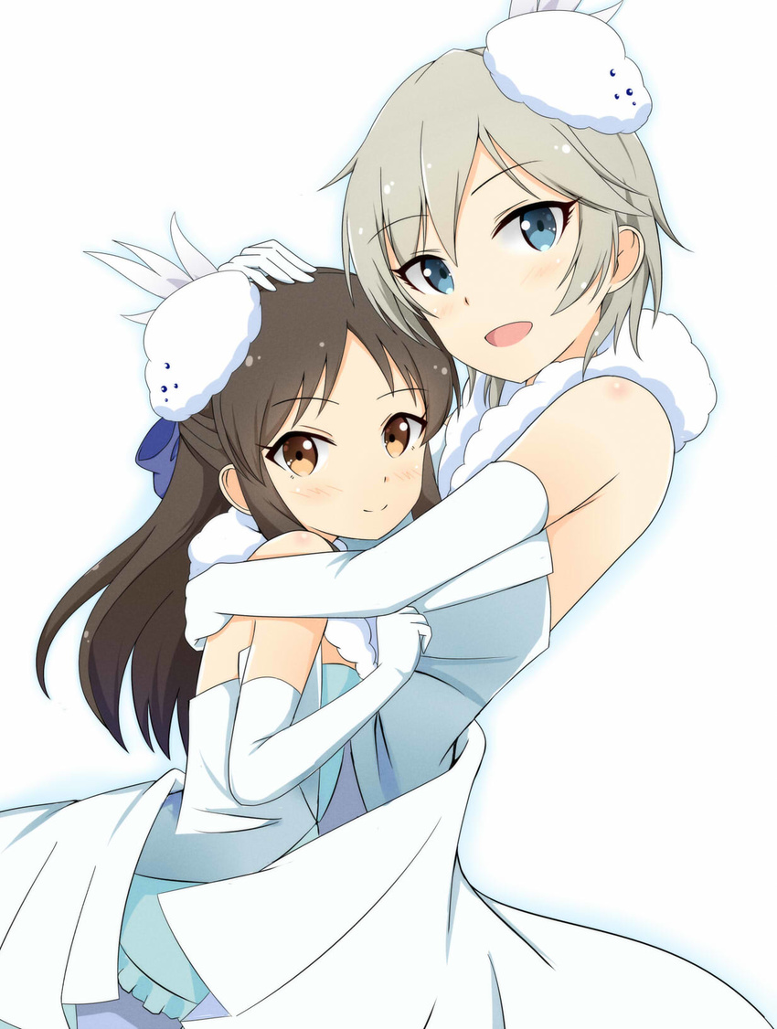 anastasia_(idolmaster) blue_eyes bow brown_eyes brown_hair elbow_gloves gloves hair_bow highres hug idolmaster idolmaster_cinderella_girls kochiya_hizuki long_hair multiple_girls open_mouth pure_white_memories short_hair silver_hair simple_background smile tachibana_arisu white_background