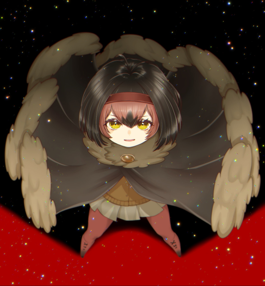 1girl antenna_hair beige_skirt black_cloak black_hair boots cloak cross-laced_footwear dodo_(kemono_friends) eyebrows_visible_through_hair from_above full_body fur-trimmed_cloak fur_collar fur_trim hair_between_eyes hairband highres kemono_friends lace-up_boots looking_at_viewer looking_up medium_hair multicolored_hair notora open_cloak open_clothes pantyhose parted_lips red_footwear red_hair red_hairband red_legwear skirt slit_pupils smile solo standing sweater_vest two-tone_hair yellow_eyes