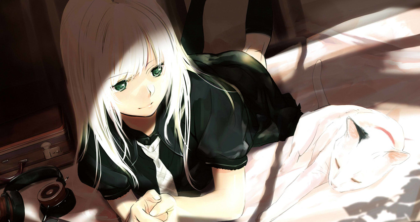 animal black_legwear black_shirt black_skirt cat closed_eyes eyebrows_visible_through_hair green_eyes headphones highres long_hair lying maino_saki necktie novel_illustration official_art on_stomach shirt silver_hair skirt smile solo takeshima_satoshi tsukumodo_kottouten white_neckwear