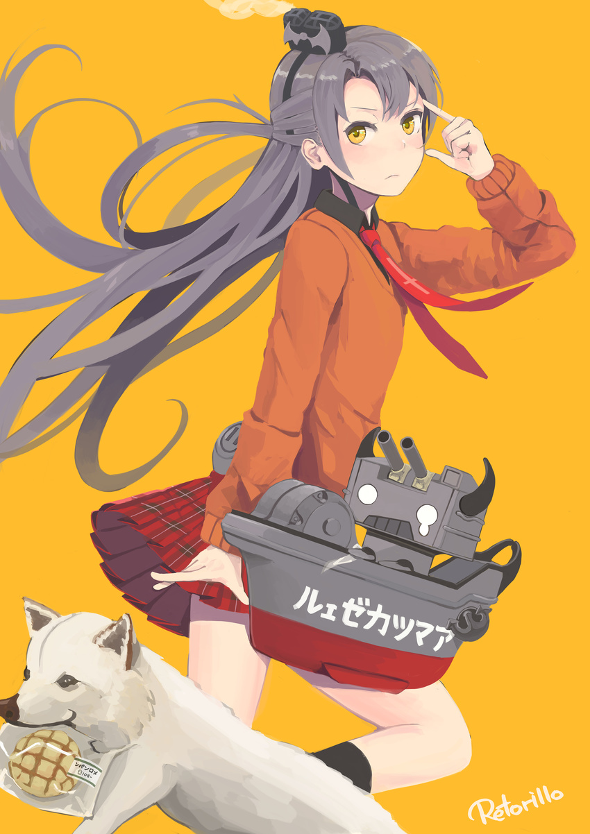 &gt;:( absurdres alternate_costume amatsukaze_(kantai_collection) bread commentary_request cosplay cross_of_saint_peter dog dog_(gabriel_dropout) food food_theft frown gabriel_dropout grey_hair highres kantai_collection kurumizawa_satanichia_mcdowell kurumizawa_satanichia_mcdowell_(cosplay) long_hair long_sleeves melon_bread orange_background orange_shirt plaid plaid_skirt pleated_skirt red_skirt rensouhou-kun retorillo shirt simple_background skirt solo two_side_up v-shaped_eyebrows yellow_eyes
