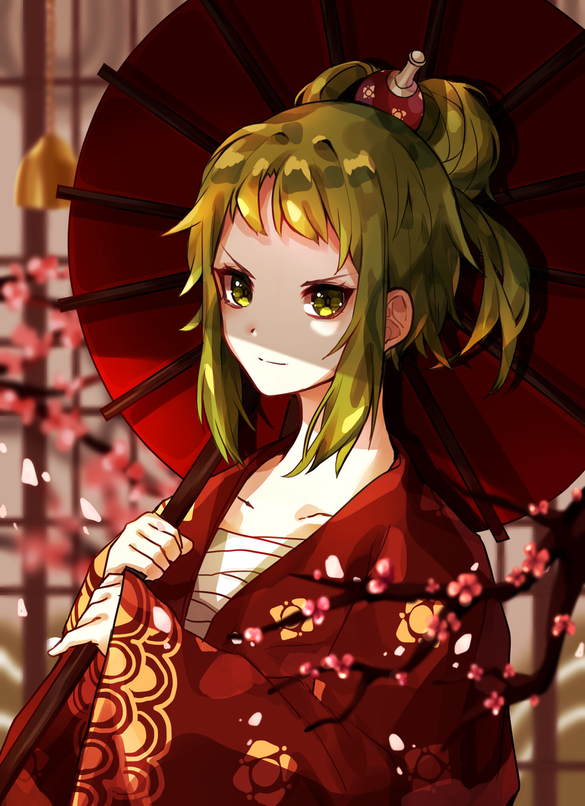 alternate_costume alternate_hairstyle architecture cherry_blossoms closed_mouth collarbone east_asian_architecture flat_chest from_side green_eyes green_hair gumi hair_ornament hairpin highres holding holding_umbrella japanese_clothes kimono looking_at_viewer nichya oriental_umbrella patterned_clothing red_kimono sarashi shadow short_hair sidelocks sleeves_past_wrists smile solo tokio_funka_(vocaloid) tree_branch tsurime umbrella upper_body vocaloid