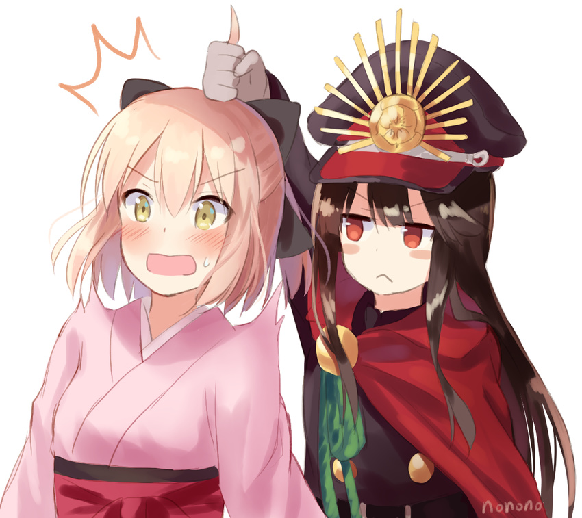 :&lt; :o ahoge black_bow black_hair black_shirt blush blush_stickers bow cape closed_mouth commentary_request family_crest fate_(series) gloves grey_gloves hair_between_eyes hair_bow hair_pull hat japanese_clothes jitome kimono koha-ace long_hair looking_at_another military military_hat military_uniform multiple_girls nonono oda_nobunaga_(fate) oda_uri okita_souji_(fate) okita_souji_(fate)_(all) open_mouth peaked_cap pink_hair red_cape red_eyes shirt short_hair surprised uniform v-shaped_eyebrows yellow_eyes