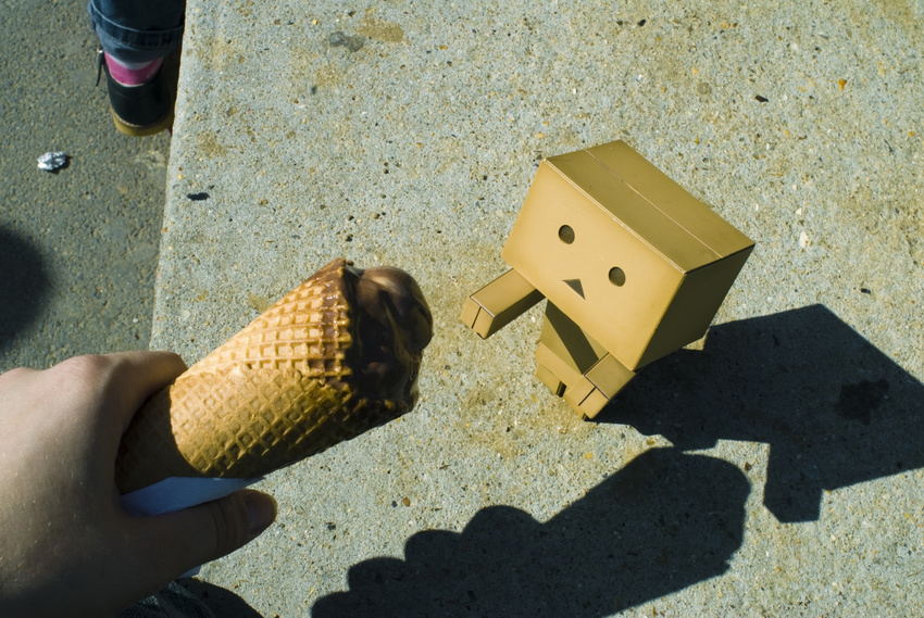 box cardboard_box danboo figure food ice_cream ice_cream_cone minimized outstretched_arms photo source_request toy triangle_mouth yotsubato!