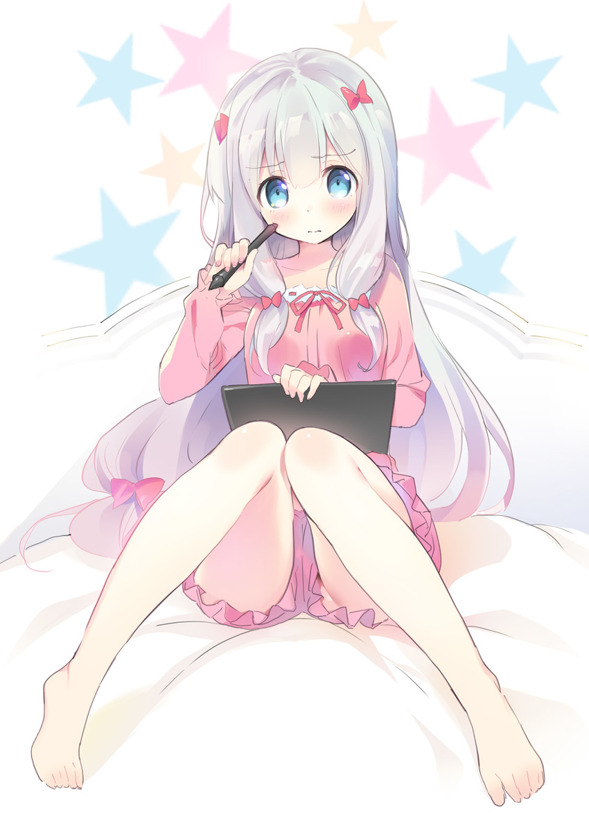 bangs barefoot blue_eyes bow commentary_request eromanga_sensei eyebrows_visible_through_hair frills hair_bow highres holding izumi_sagiri knees_together_feet_apart long_hair long_sleeves looking_at_viewer no_panties on_bed pajamas pink_bow silver_hair sitting solo star starry_background stylus tablet tareme thighs white_hair youta