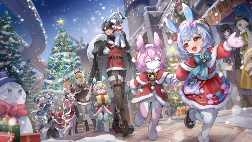 3boys 6+girls 6+others ^_^ aether_(genshin_impact) bell black_hair blonde_hair blue_hair boots bow capelet carrying carrying_person christmas christmas_tree clorinde_(genshin_impact) closed_eyes closed_mouth coat coat_on_shoulders facing_another fisheye furina_(genshin_impact) genshin_impact glomp gloves happy hat highres holding holding_sack hug jingle_bell long_hair long_sleeves looking_at_another lumine_(genshin_impact) melusine_(genshin_impact) mittens multiple_boys multiple_girls multiple_others navia_(genshin_impact) neck_bell neuvillette_(genshin_impact) night open_mouth outdoors over_shoulder paimon_(genshin_impact) pants pink_hair qi2341 running sack santa_costume santa_hat shoulder_carry sigewinne_(genshin_impact) smile snow snowing snowman thigh_boots very_long_hair walking winter_clothes wriothesley_(genshin_impact)