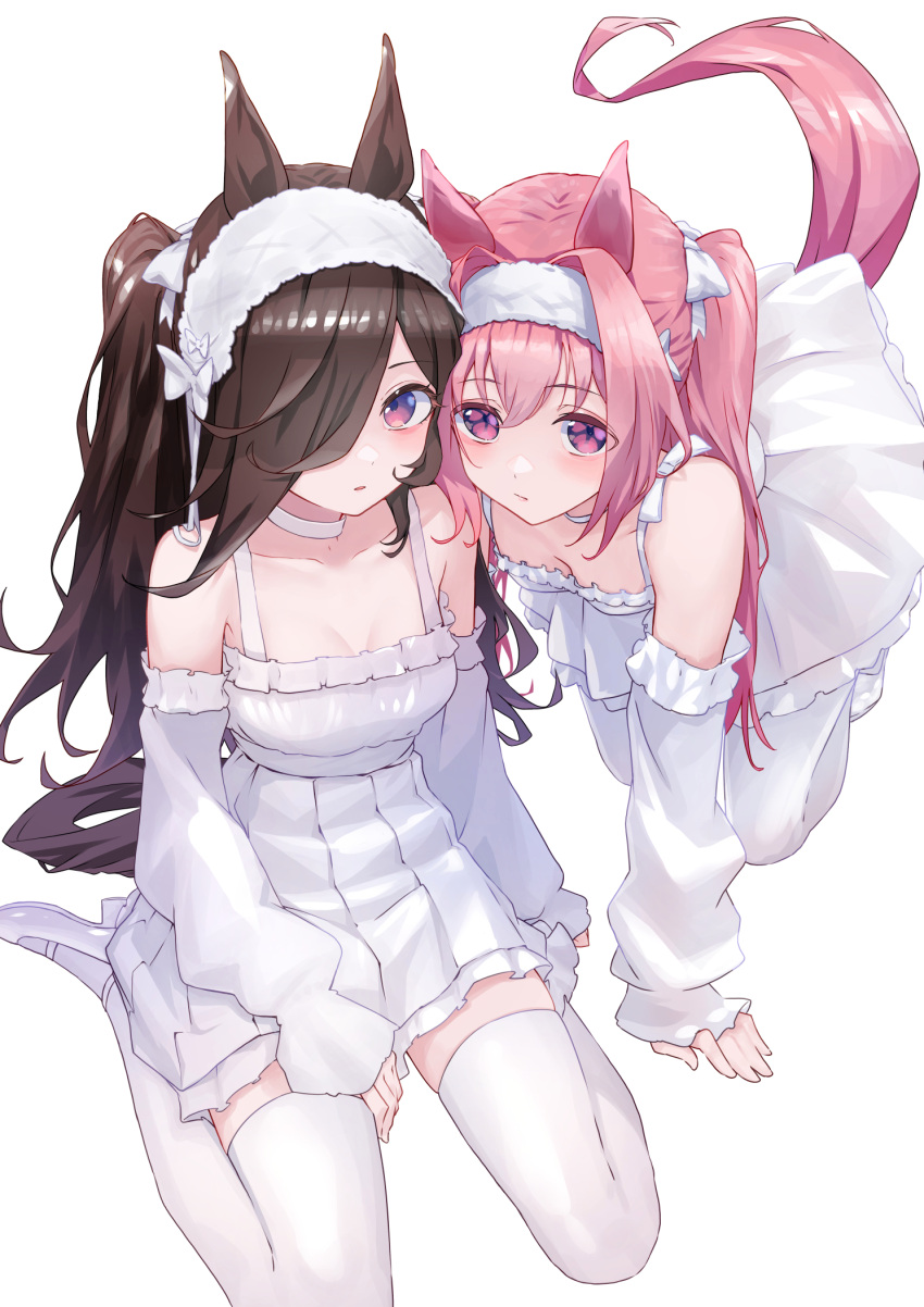 2girls alternate_costume animal_ears arm_support bow breasts brown_hair choker cleavage detached_sleeves dress hair_over_one_eye hairband haru_urara_(umamusume) highres horse_ears horse_girl horse_tail long_hair looking_at_viewer multiple_girls nabe_puyo pink_eyes pink_hair purple_eyes rice_shower_(umamusume) simple_background sitting skirt small_breasts tail thighhighs twintails umamusume white_bow white_choker white_dress white_footwear white_hairband white_headdress white_thighhighs