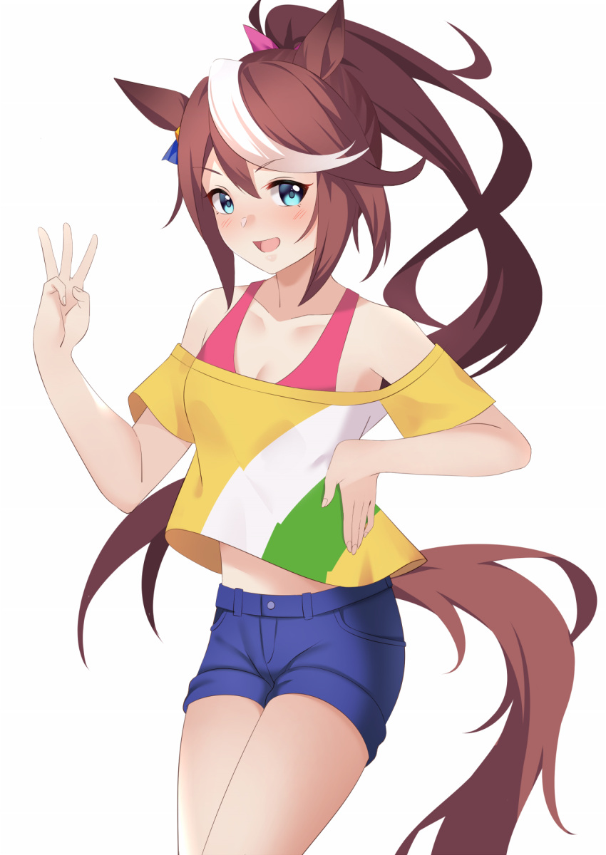 1girl animal_ears bare_shoulders blue_shorts bow brown_hair collarbone commentary_request feet_out_of_frame hair_between_eyes highres horse_ears horse_girl knee_up long_hair midriff miya_star_saa multicolored_hair navel off-shoulder_shirt off_shoulder official_alternate_costume open_mouth pink_bow pink_sports_bra ponytail shirt shorts simple_background smile solo sports_bra streaked_hair striped_clothes striped_shirt teeth tokai_teio_(umamusume) umamusume upper_teeth_only very_long_hair w white_background yellow_shirt