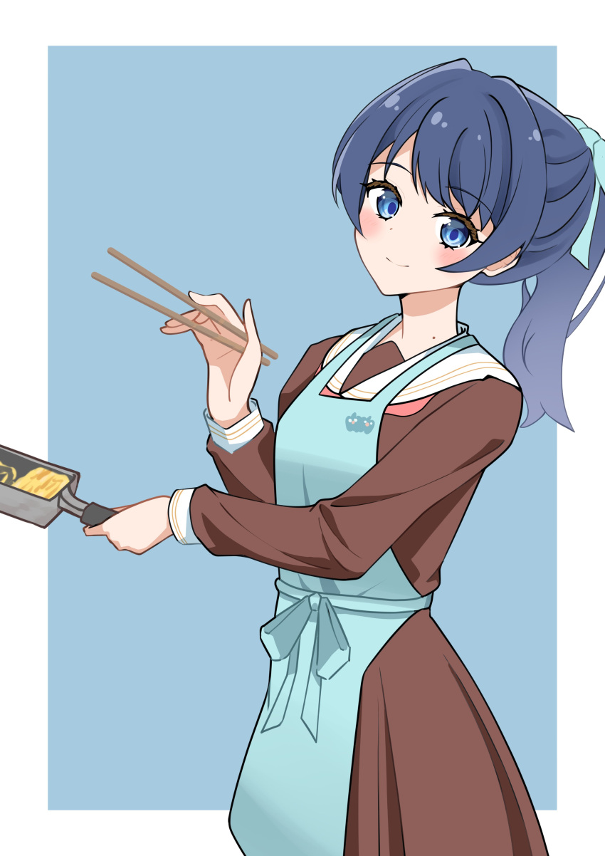 1girl absurdres aqua_apron aqua_ribbon blue_eyes blue_hair blush chopsticks closed_mouth commentary corocoro567 dress food frying_pan hasu_no_sora_school_uniform highres holding holding_chopsticks holding_frying_pan link!_like!_love_live! long_sleeves love_live! medium_hair mole mole_on_neck murano_sayaka neckerchief omelet ponytail red_neckerchief ribbon sailor_collar school_uniform smile solo tamagoyaki tamagoyaki_pan